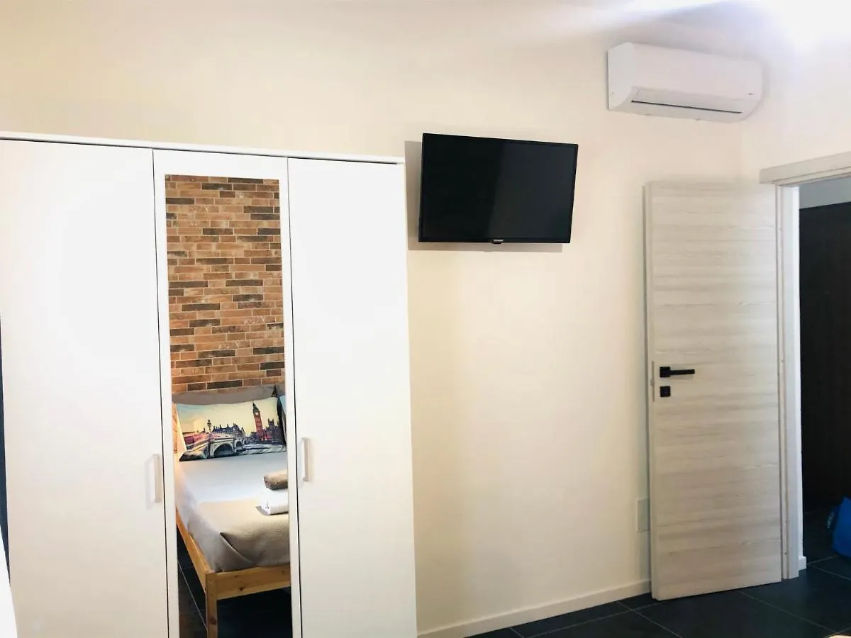 Blaxej, Nel Cuore Di Verona, Moderno Ed Elegante, 4 Posti Letto, Wi-Fi, Self Check In Apartment 0*, Verona