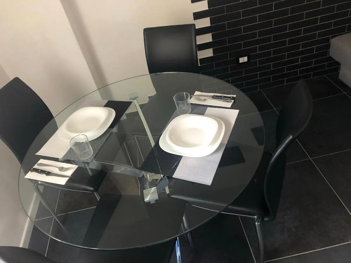 Blaxej, Nel Cuore Di Verona, Moderno Ed Elegante, 4 Posti Letto, Wi-Fi, Self Check In Apartment