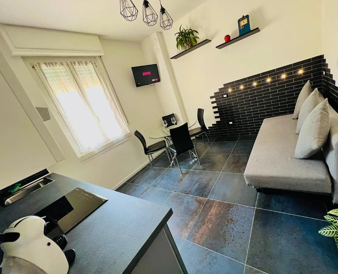 Blaxej, Nel Cuore Di Verona, Moderno Ed Elegante, 4 Posti Letto, Wi-Fi, Self Check In Apartment Italy
