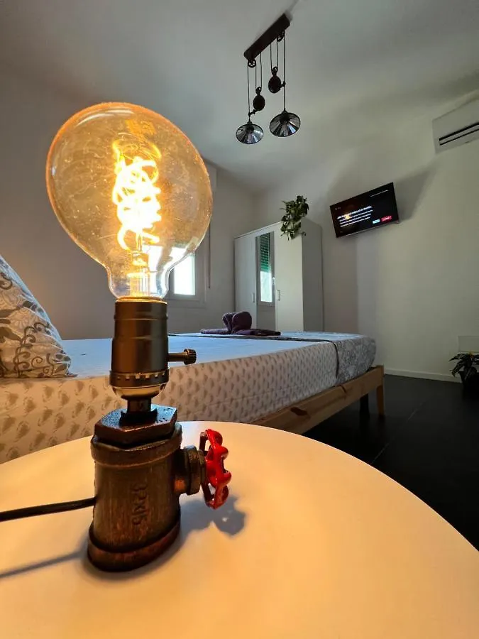 Blaxej, Nel Cuore Di Verona, Moderno Ed Elegante, 4 Posti Letto, Wi-Fi, Self Check In Apartment Italy