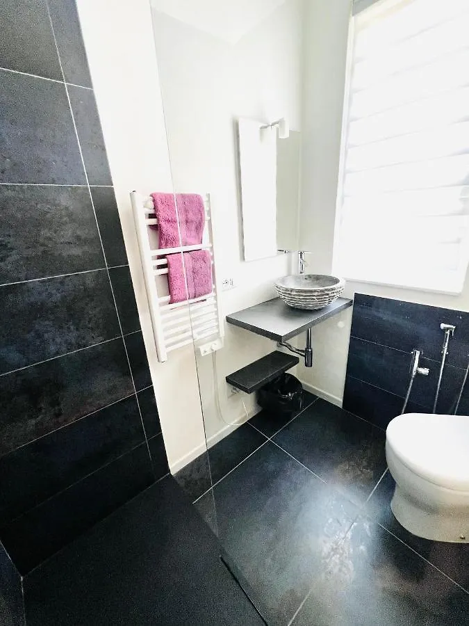 Blaxej, Nel Cuore Di Verona, Moderno Ed Elegante, 4 Posti Letto, Wi-Fi, Self Check In Apartment  Verona