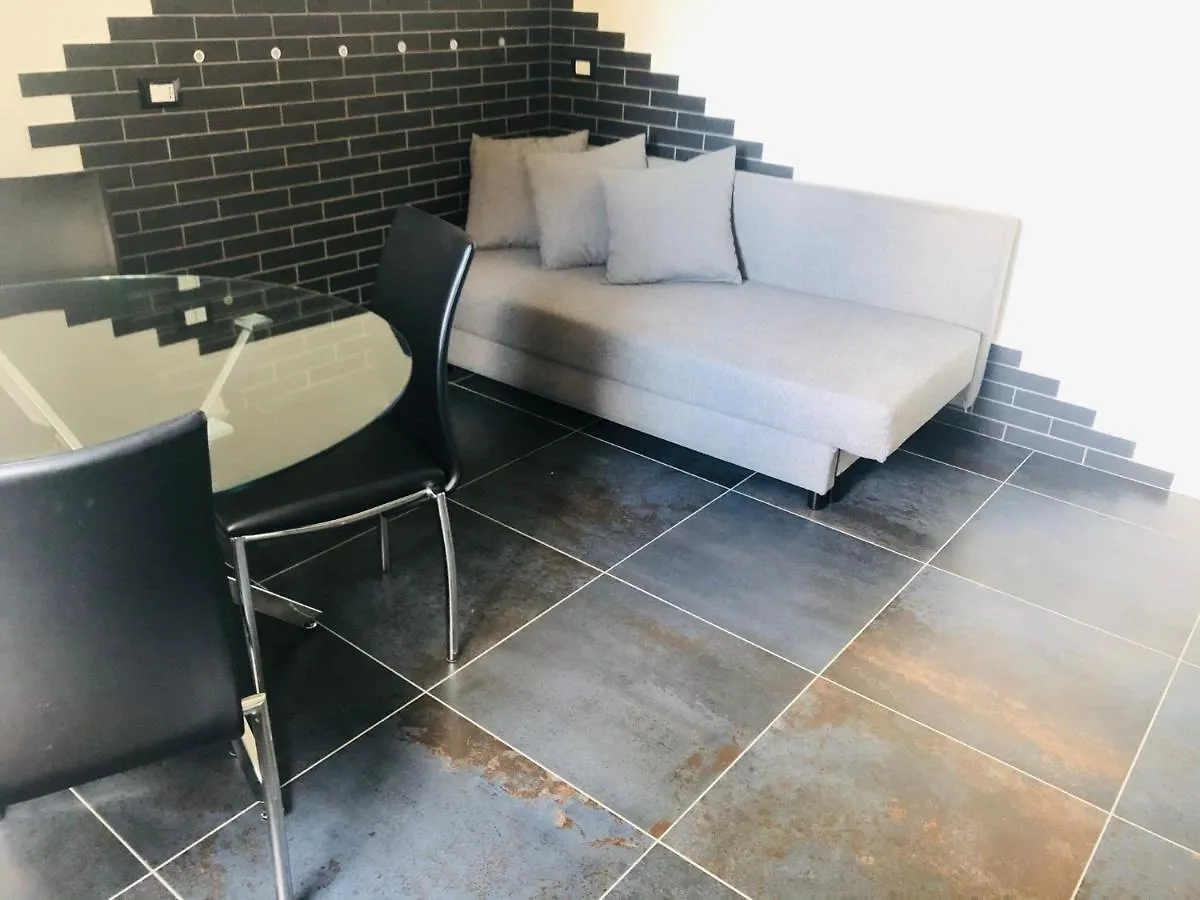 Blaxej, Nel Cuore Di Verona, Moderno Ed Elegante, 4 Posti Letto, Wi-Fi, Self Check In Appartement
